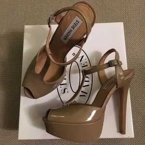 Steve Madden Taupe Patent “Sirena” Heels